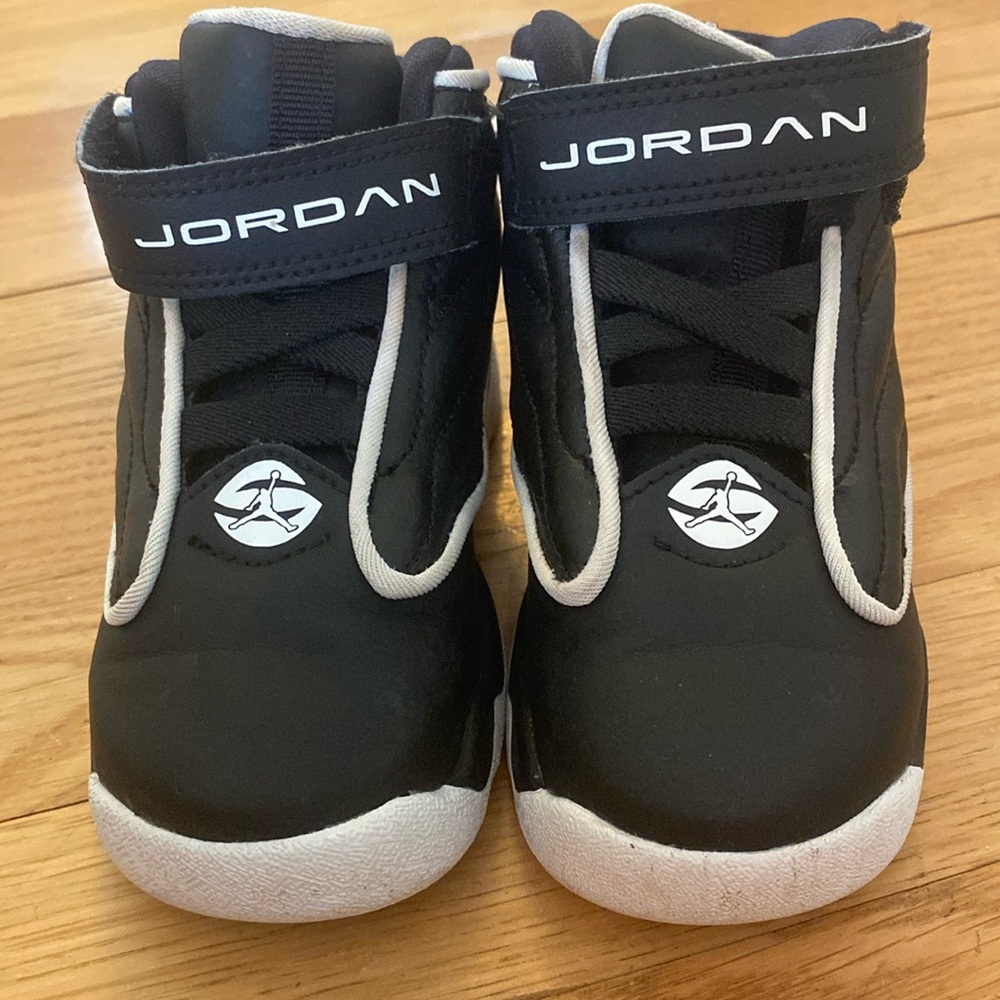 Air Jordan toddler shoe size 8c